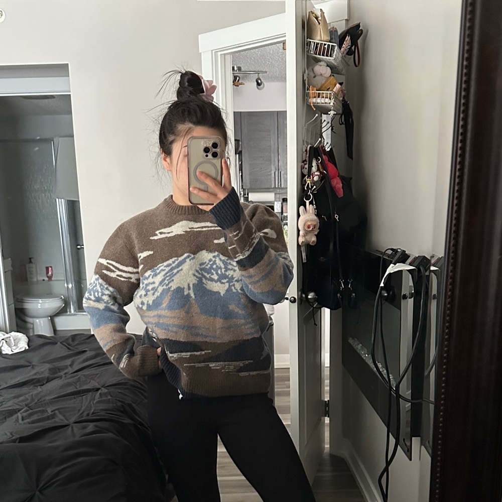 Scenic Mountain Crewneck Sweater - Brown & Blue - Picture 13 of 14